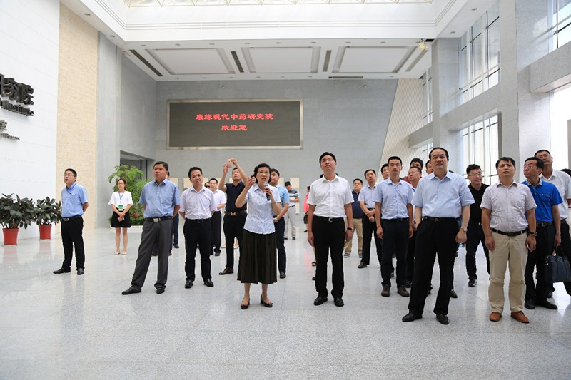 第七届淮海经济区核心区城市市长会议与会领导莅临塞班岛线路检测中心药业考察